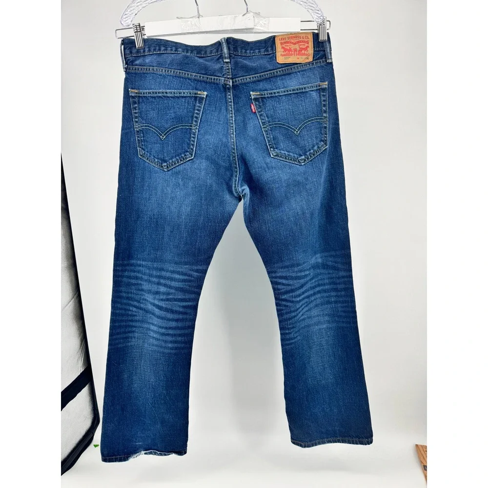 Levis levi 527